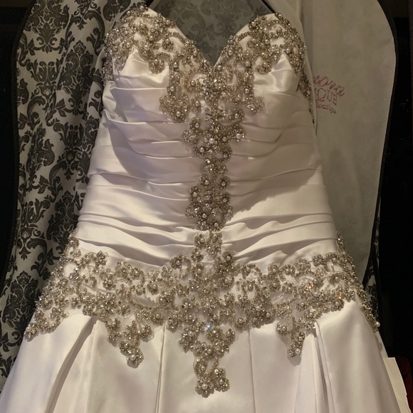 Dresses & Skirts - Size 10 wedding dress